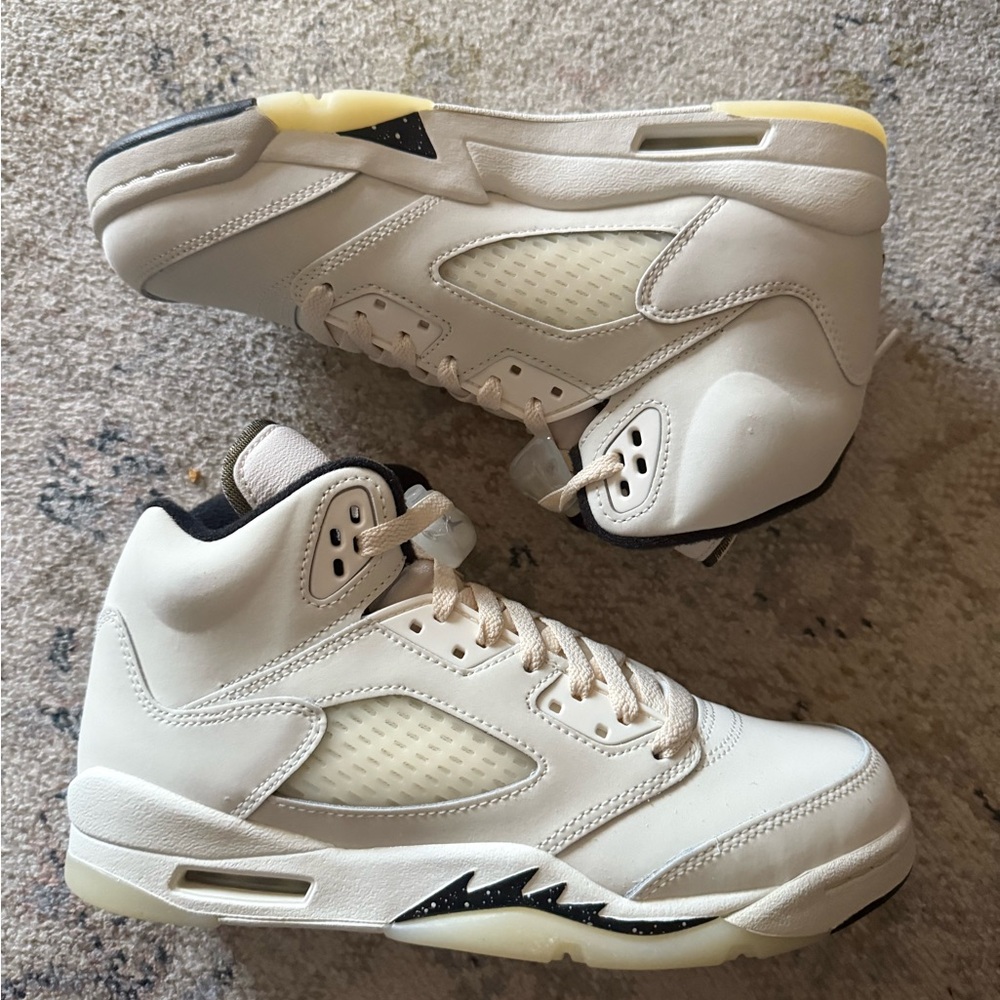 Air Jordan 5 Retro SE “Sail / Orewood Brown” – GS 6.5Y (Women’s 8) – Brand New